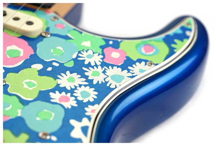 Fender Custom Shop Limited Edition 1968 Stratocaster Jouneyman Relic Blue Flower #CZ585437 Fender Custom Shop Limited Edition 1968 Stratocaster Jouneyman Relic Blue Flower #CZ585437