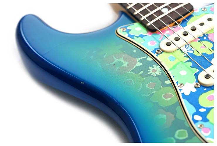 Fender Custom Shop Limited Edition 1968 Stratocaster Jouneyman Relic Blue Flower #CZ585437 Fender Custom Shop Limited Edition 1968 Stratocaster Jouneyman Relic Blue Flower #CZ585437