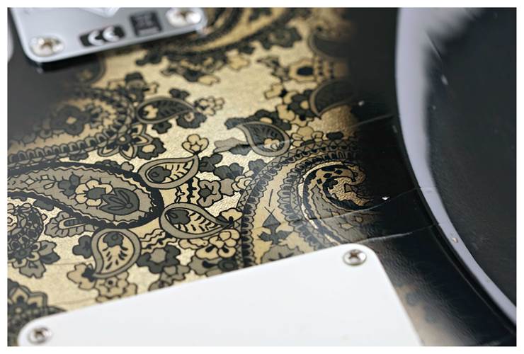 Fender Custom Shop Limited Edition 1968 Stratocaster Jouneyman Relic Black Paisley #CZ586101 Fender Custom Shop Limited Edition 1968 Stratocaster Jouneyman Relic Black Paisley #CZ586101