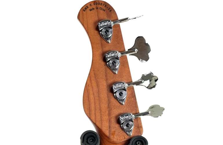 Sadowsky MetroExpress Standard JJ Candy Apple Red Maple Fingerboard Sadowsky MetroExpress Standard JJ Candy Apple Red Maple Fingerboard