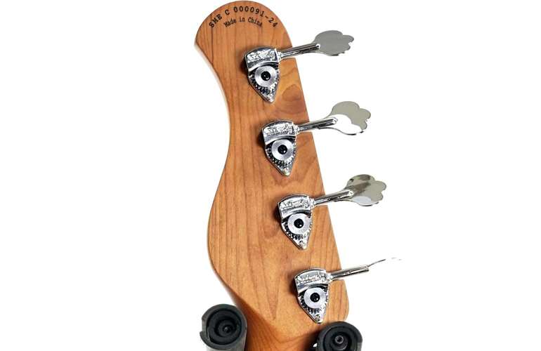 Sadowsky MetroExpress Standard JJ Ice Blue Metallic Morado Fingerboard Sadowsky MetroExpress Standard JJ Ice Blue Metallic Morado Fingerboard