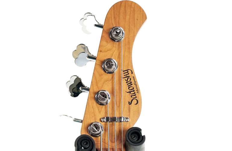 Sadowsky MetroExpress Standard JJ Ice Blue Metallic Morado Fingerboard Sadowsky MetroExpress Standard JJ Ice Blue Metallic Morado Fingerboard