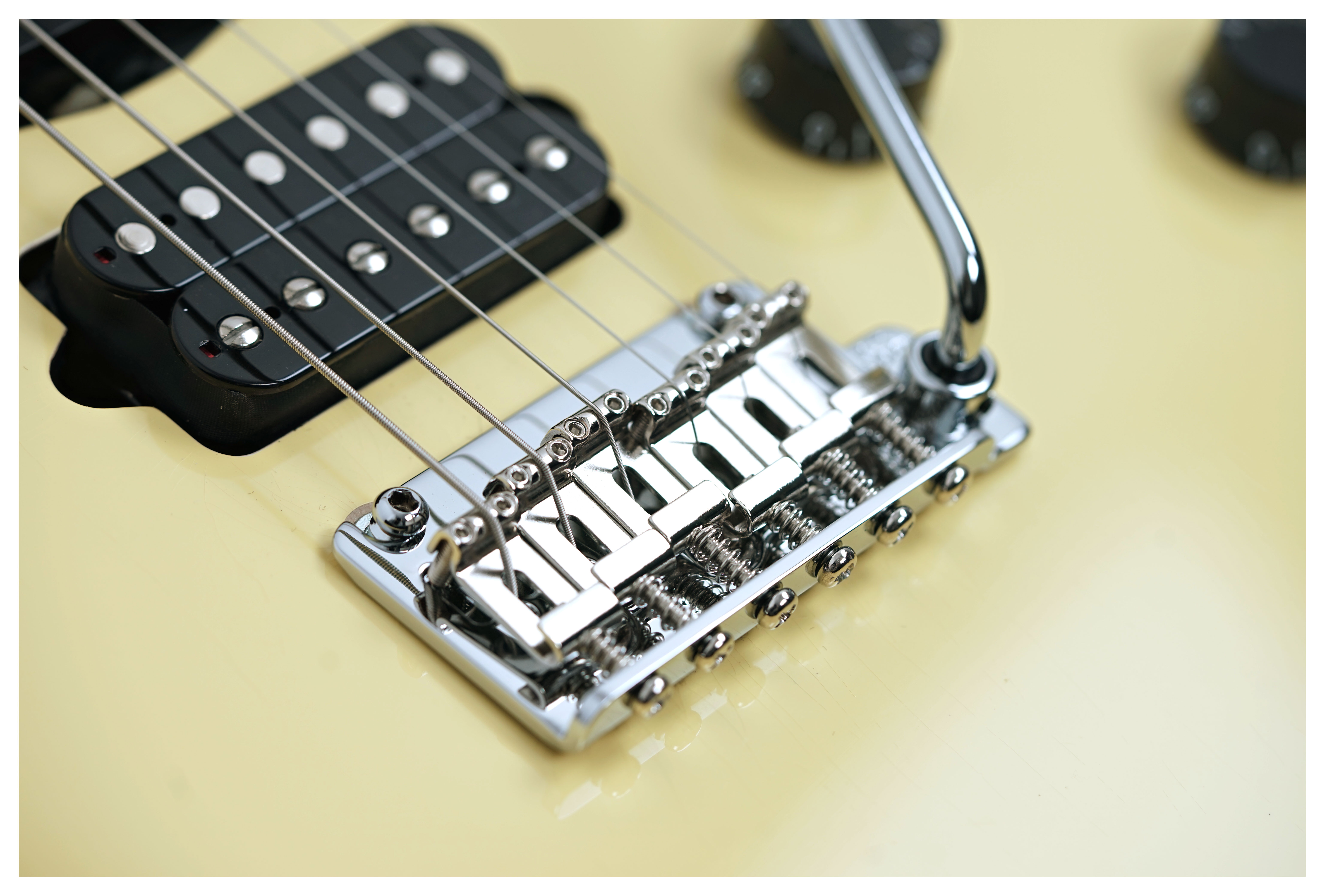 Suhr Limited Edition Modern Antique Vintage Yellow #89368