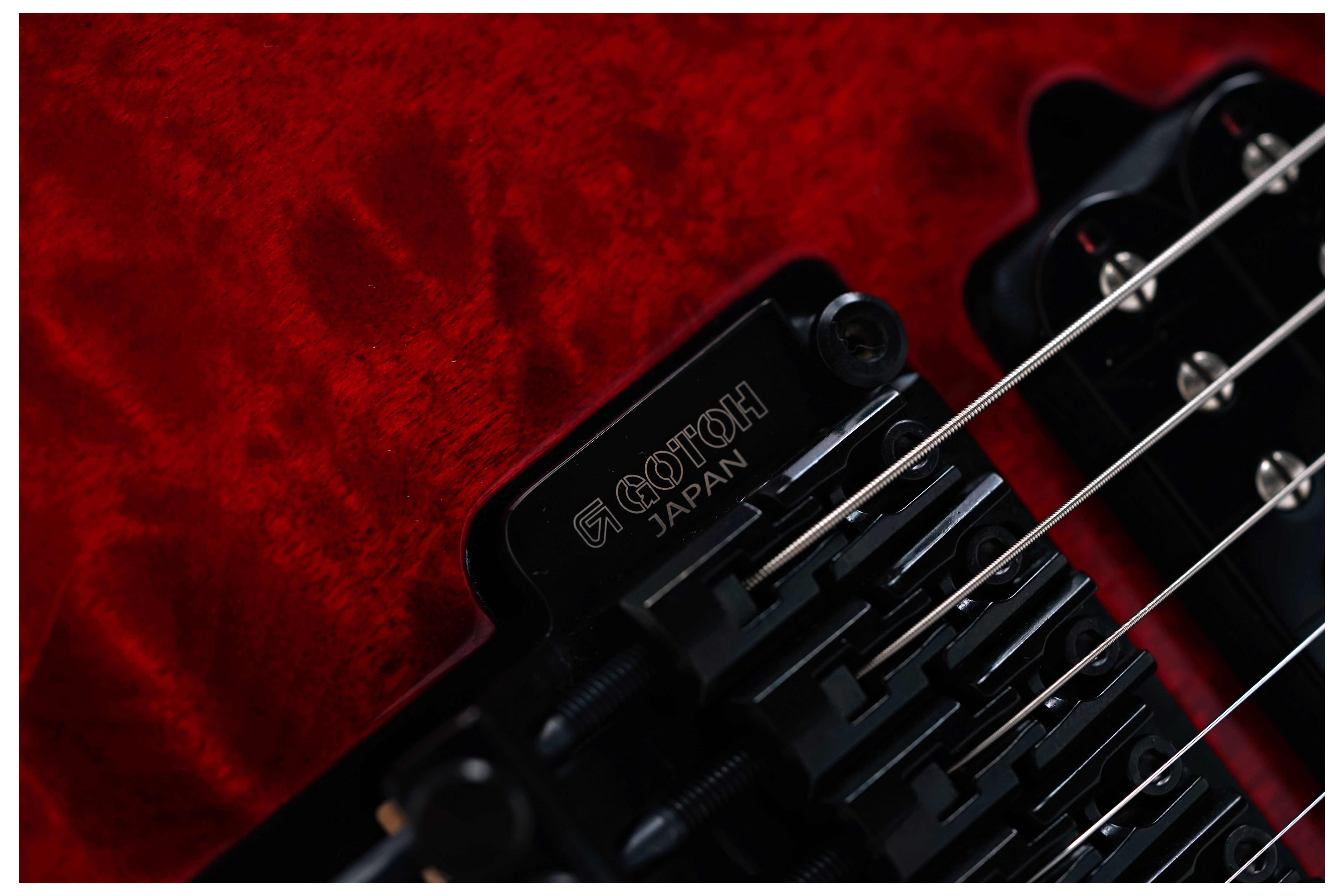 Suhr Limited Edition Standard Thin Burst Quilt Trans Red #90132