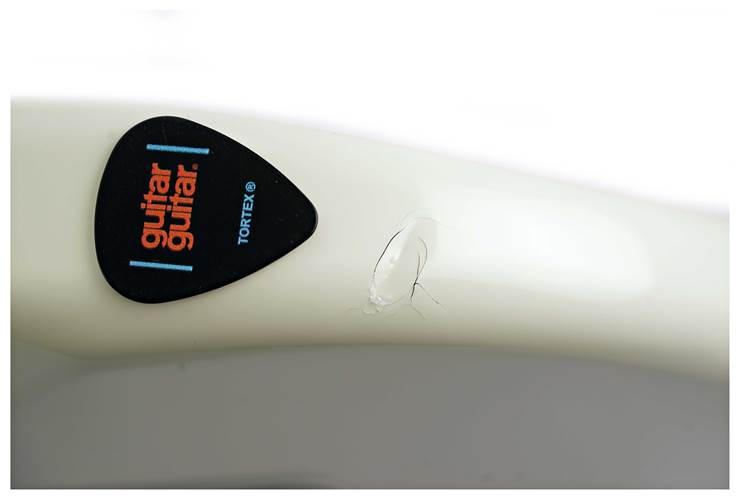 Fender Standard Stratocaster Olympic White Maple Fingerboard (Ex-Demo) #ICF24003109 Fender Standard Stratocaster Olympic White Maple Fingerboard (Ex-Demo) #ICF24003109