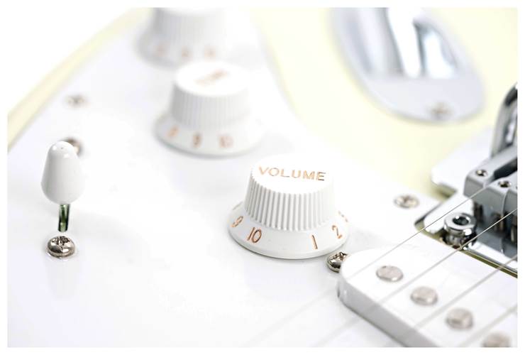 Fender Standard Stratocaster Olympic White Maple Fingerboard Fender Standard Stratocaster Olympic White Maple Fingerboard