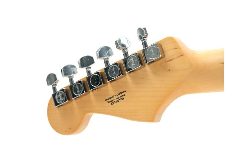 Fender Standard Stratocaster HSS Aqua Marine Metallic Maple Fingerboard Fender Standard Stratocaster HSS Aqua Marine Metallic Maple Fingerboard