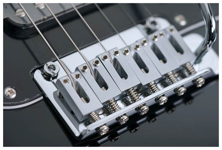 Fender Standard Stratocaster HSS Black Indian Laurel Fender Standard Stratocaster HSS Black Indian Laurel