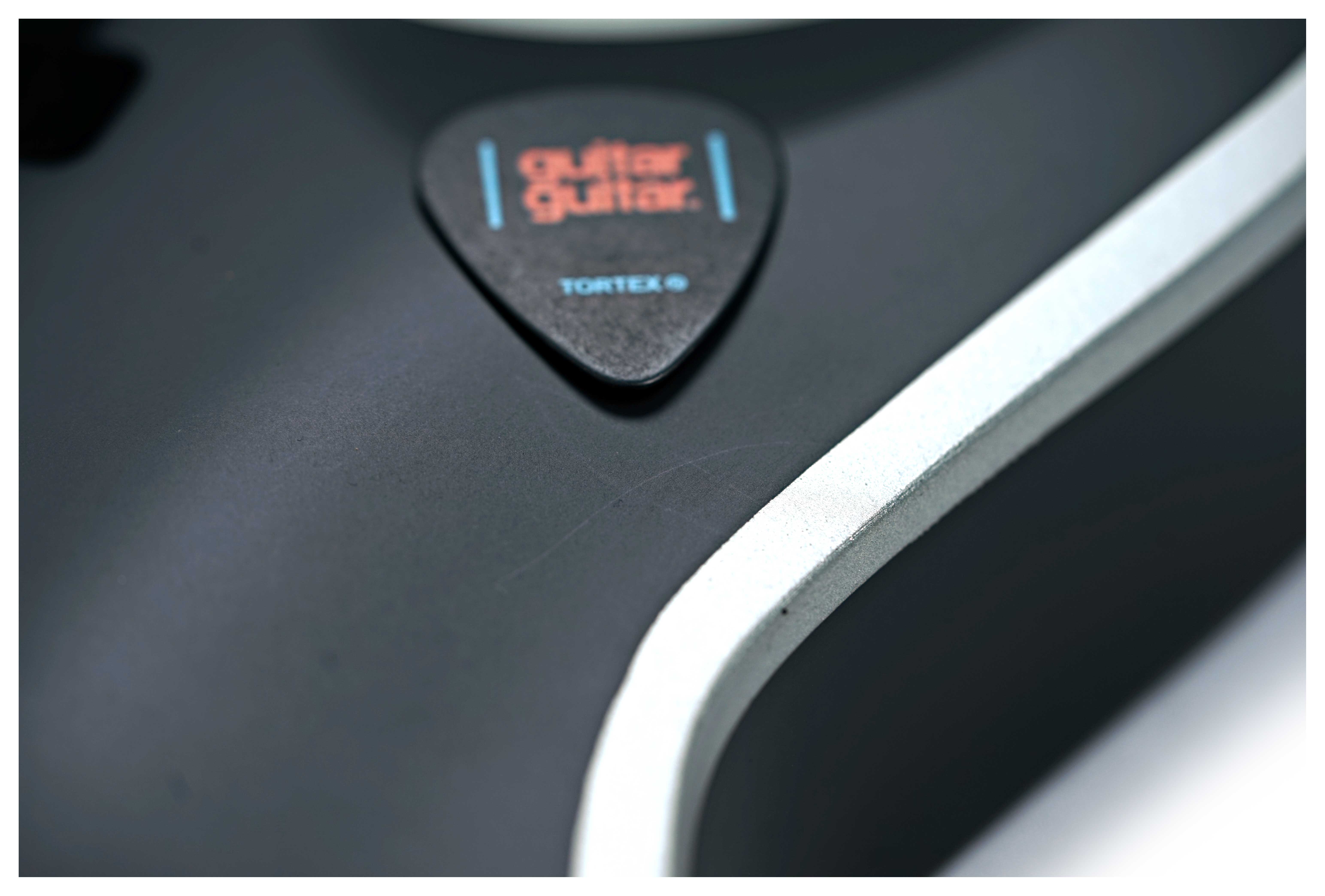 ESP LTD MH-1000NT Bold Binding Black Satin (Ex-Demo) #W25011724