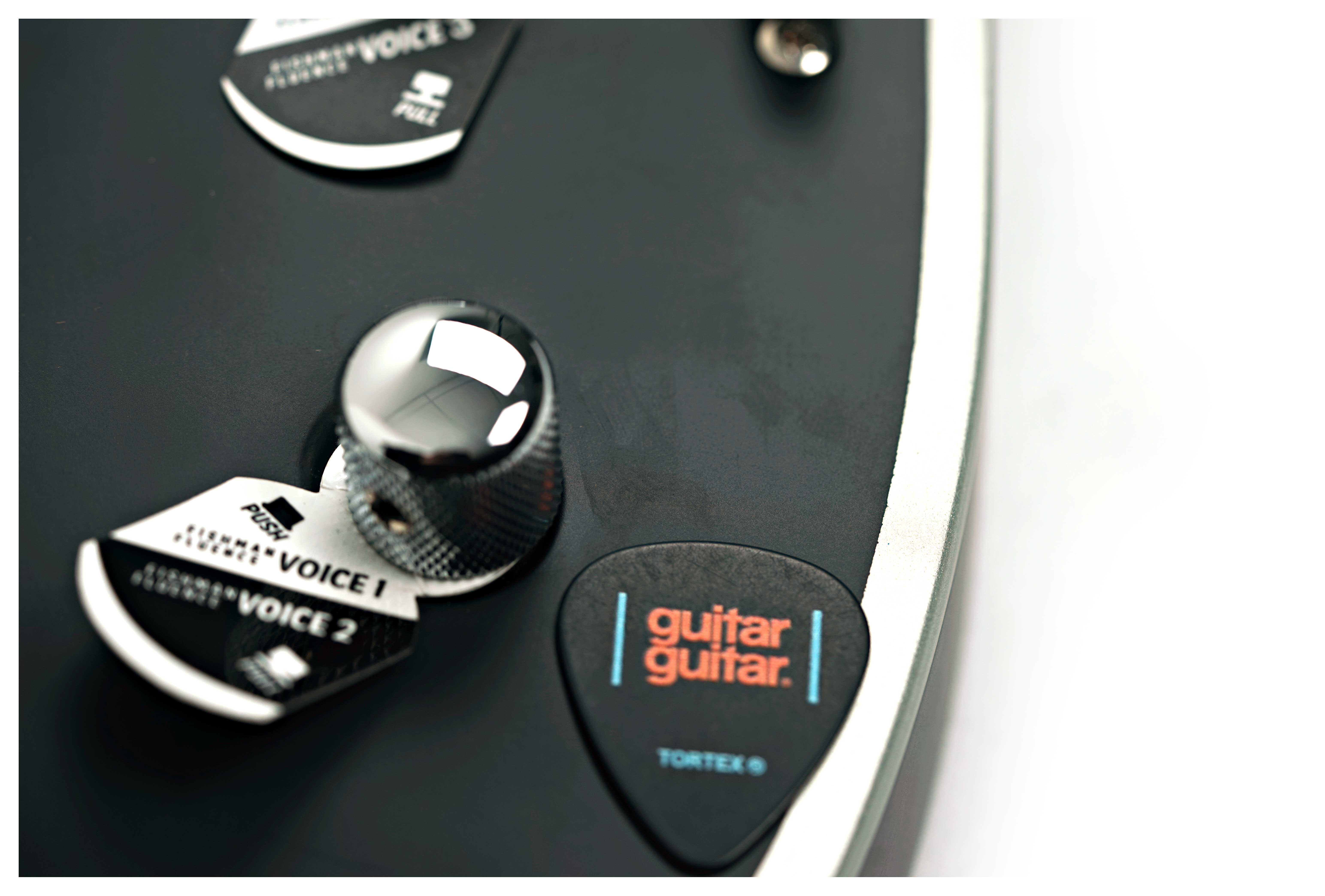 ESP LTD MH-1000NT Bold Binding Black Satin (Ex-Demo) #W25011724