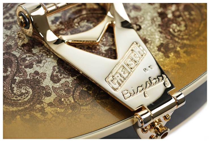 Gretsch G6134TG Limited Edition Paisley Penguin Gold Sparkle Gretsch G6134TG Limited Edition Paisley Penguin Gold Sparkle