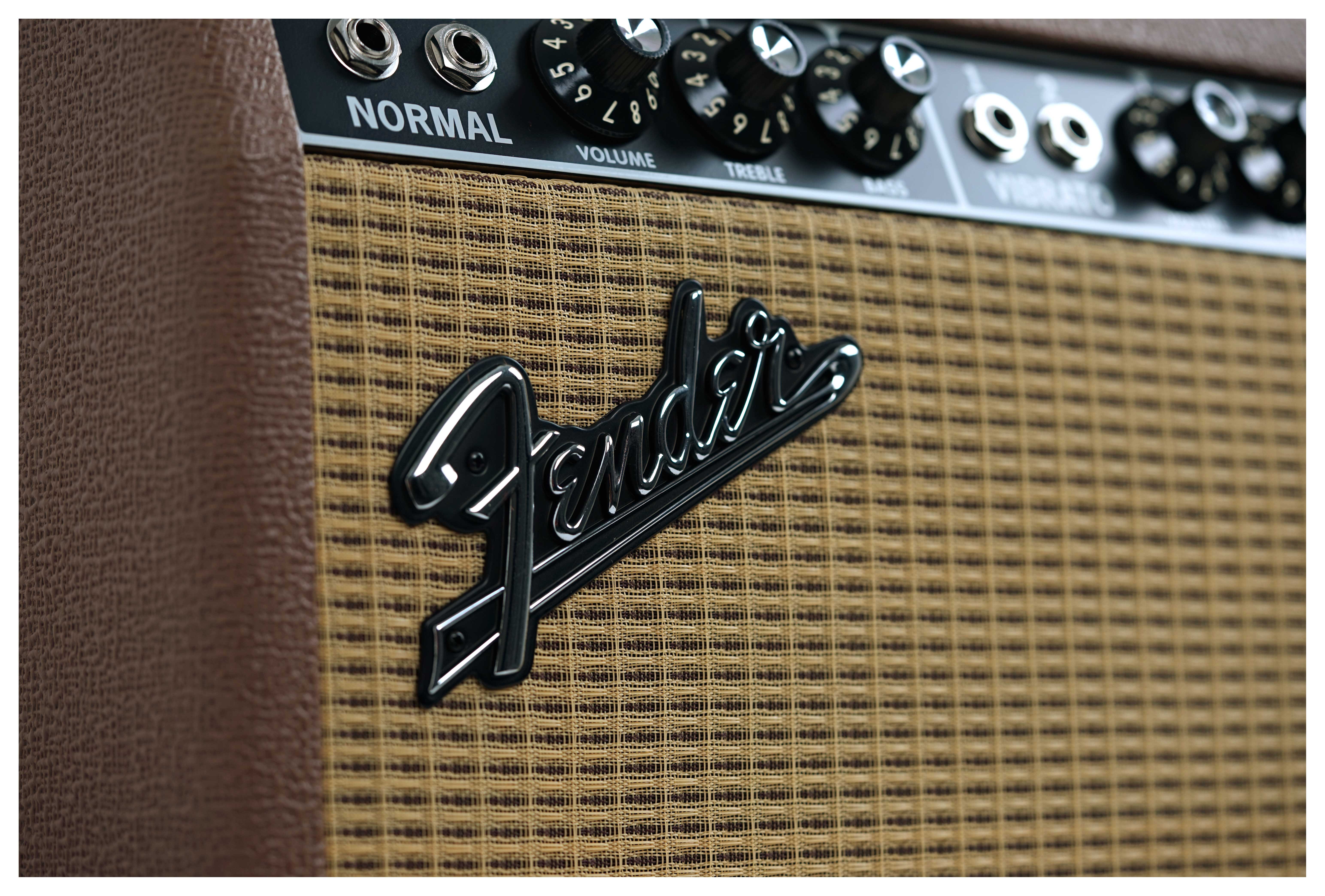 Fender Tone Master Deluxe Reverb Limited Edition Cocoa Combo Solid State Amp