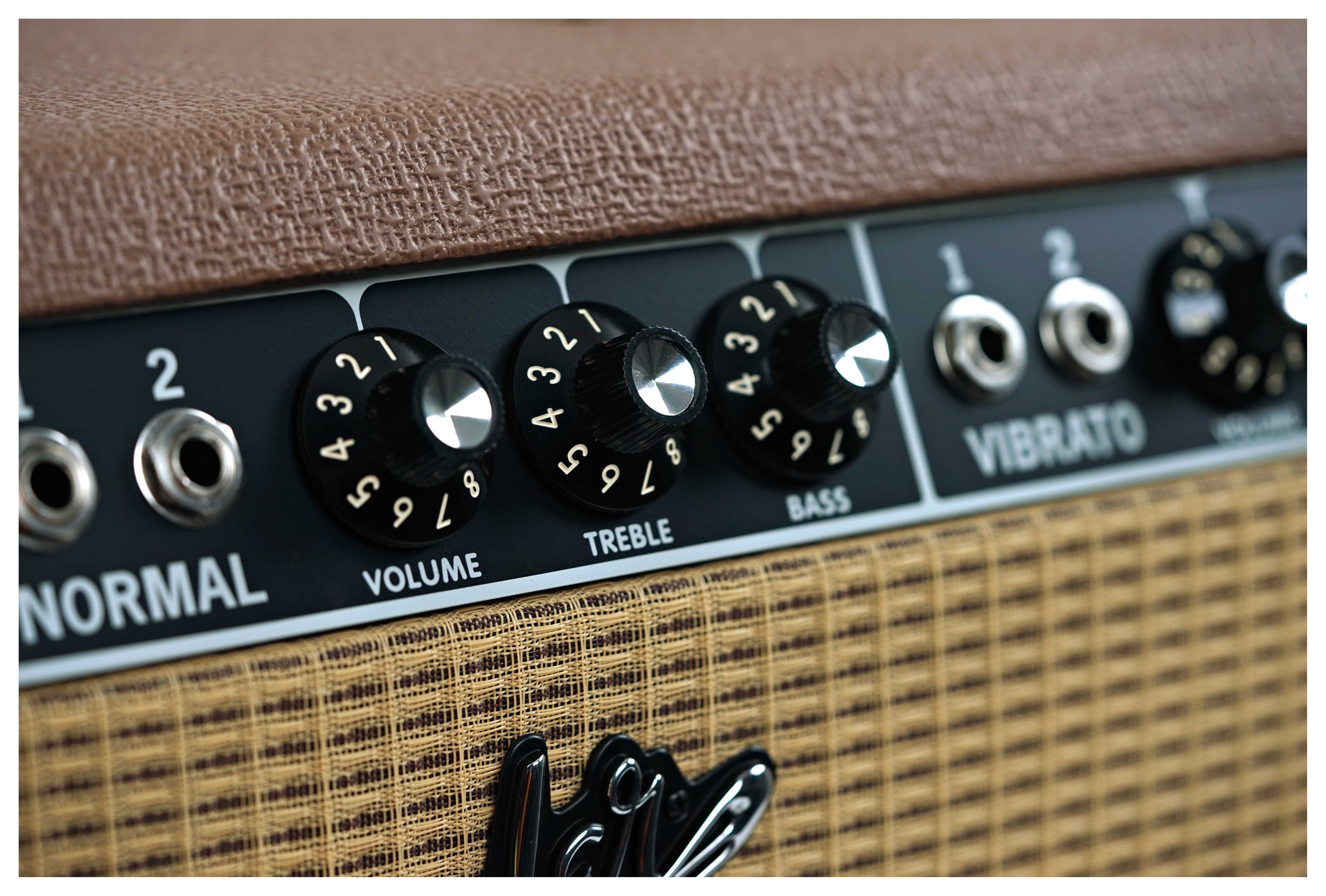 Fender Tone Master Deluxe Reverb Limited Edition Cocoa Combo Solid State Amp