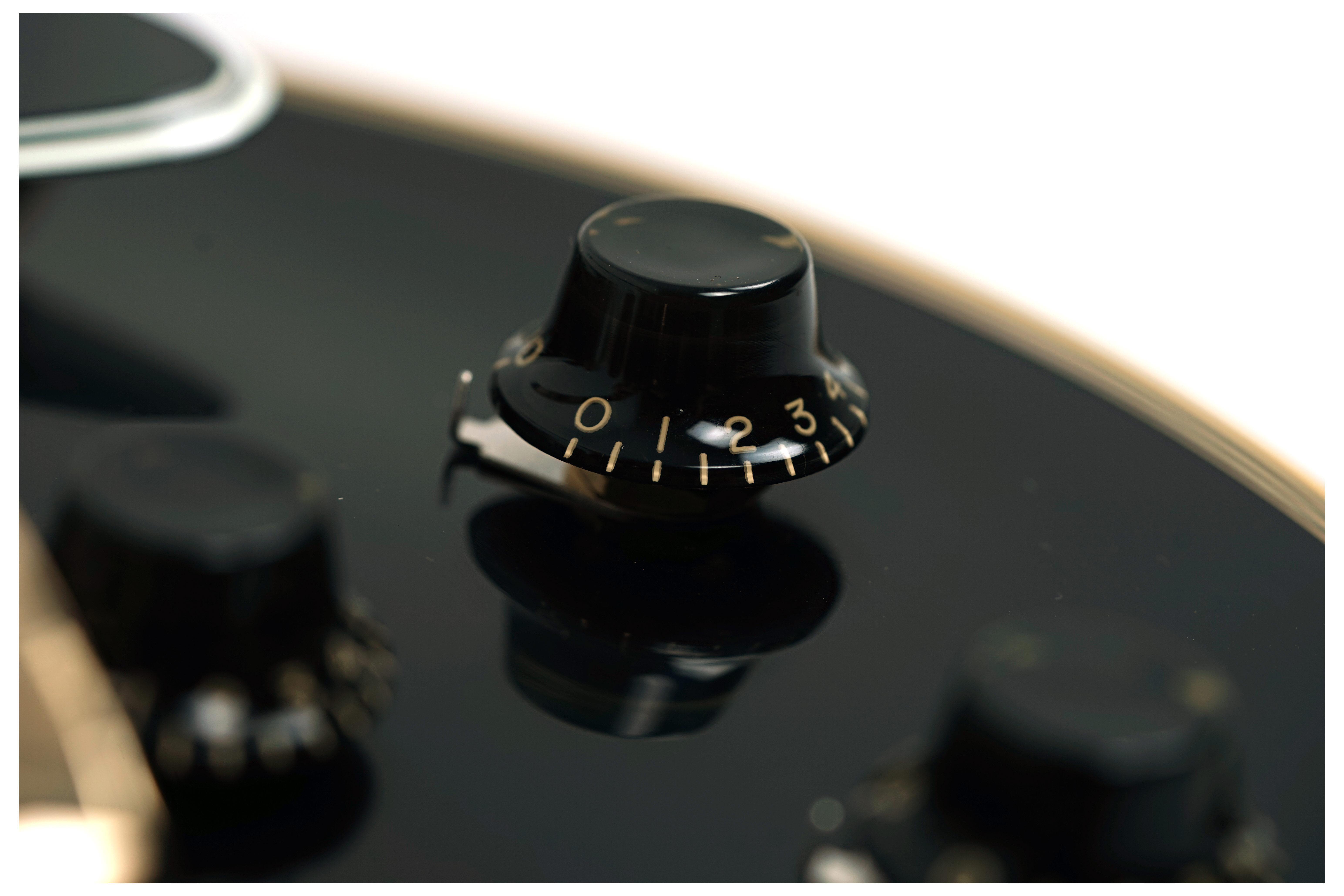 Gibson Custom Shop Dealer Select 1957 Les Paul Custom with Bigsby VOS Ebony #751327