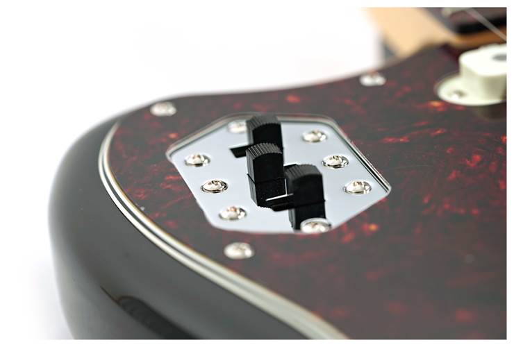 Fender FSR Traditional II 60s Jaguar Left Handed 3 Tone Sunburst Rosewood Fingerboard Fender FSR Traditional II 60s Jaguar Left Handed 3 Tone Sunburst Rosewood Fingerboard