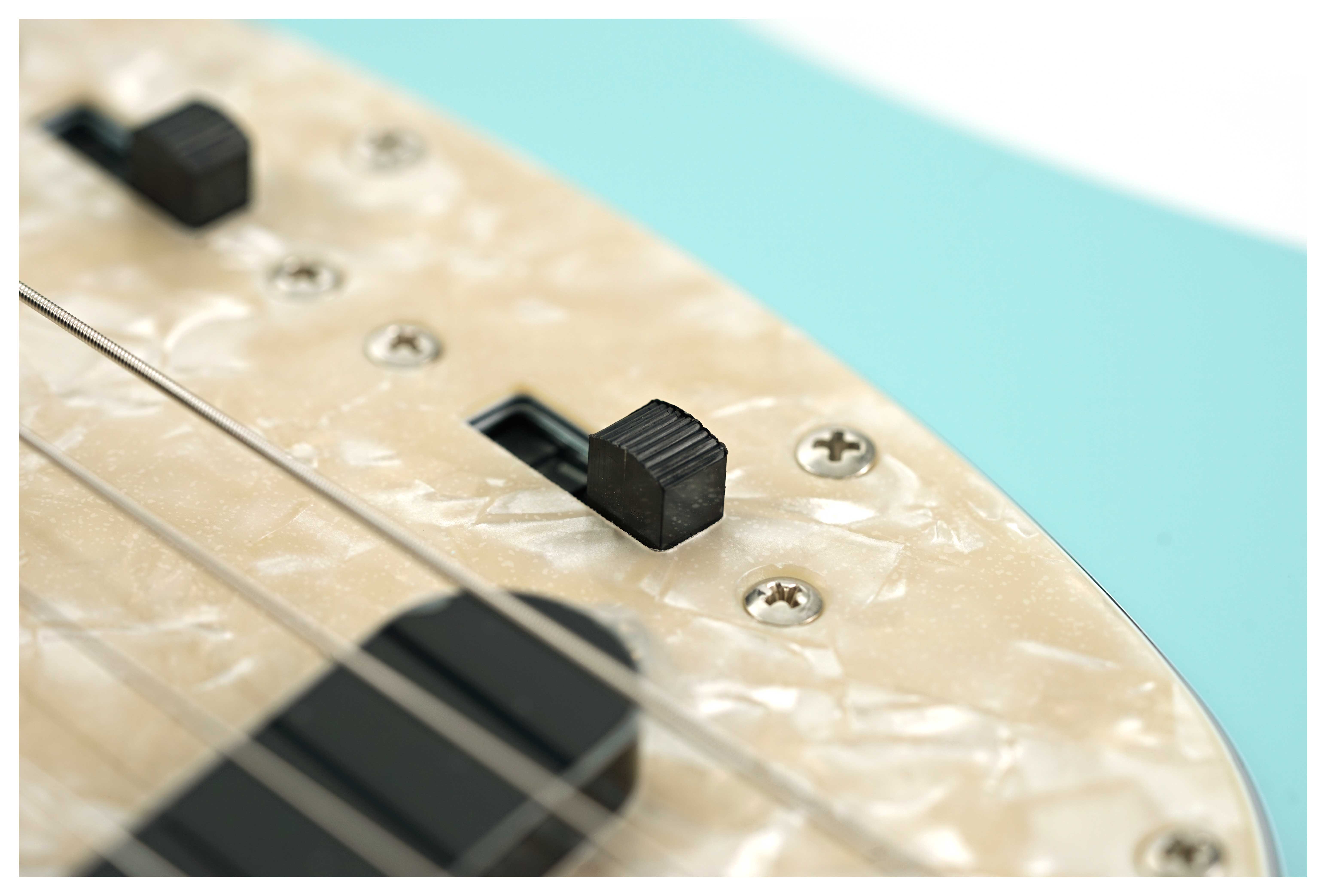 Fender FSR Traditional II 60s Mustang Left Handed Daphne Blue Rosewood Fingerboard