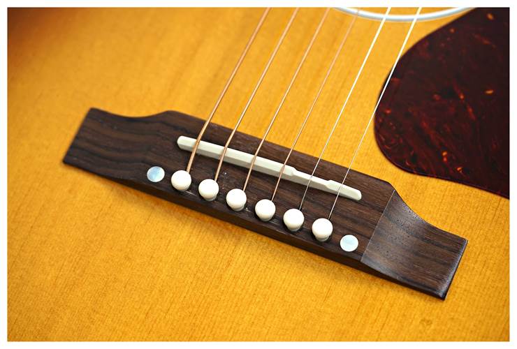 Gibson J-45 Standard Dealer Exclusive Honeyburst #23104154 Gibson J-45 Standard Dealer Exclusive Honeyburst #23104154