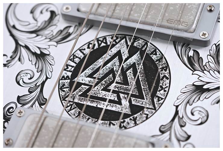 Wylde Audio Barbarian Ironworks Black Burst Wylde Audio Barbarian Ironworks Black Burst