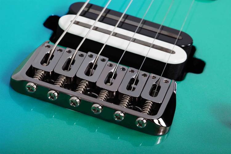 Schecter C-1 SLS Hollywood Glacier Metallic Schecter C-1 SLS Hollywood Glacier Metallic