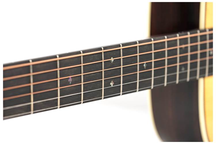Martin North Street OM-28 Herringbone East Indian Rosewood Left Handed Martin North Street OM-28 Herringbone East Indian Rosewood Left Handed