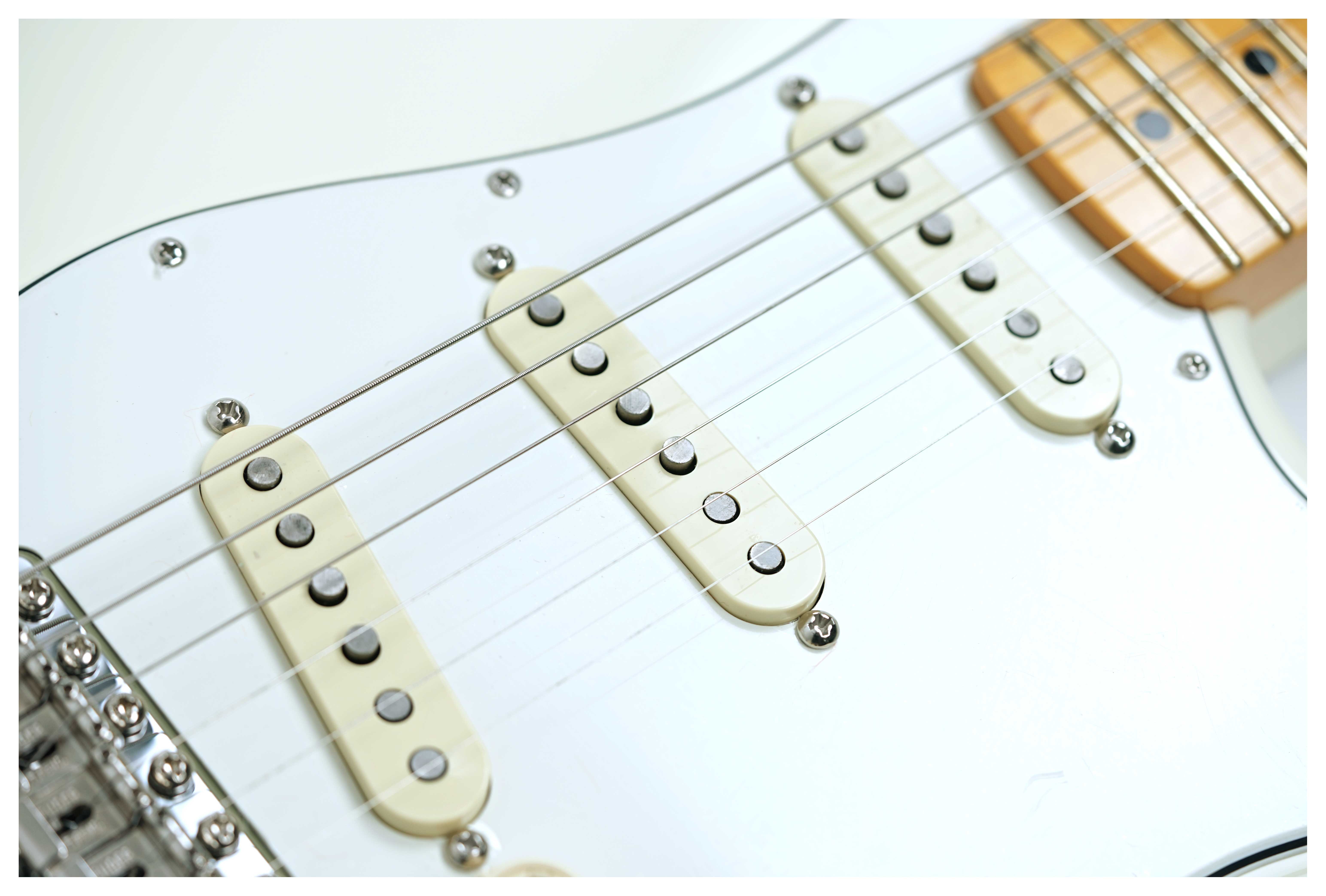 Fender guitarguitar Exclusive American Vintage II 73 Stratocaster Maple Fingerboard Olympic White #V16456