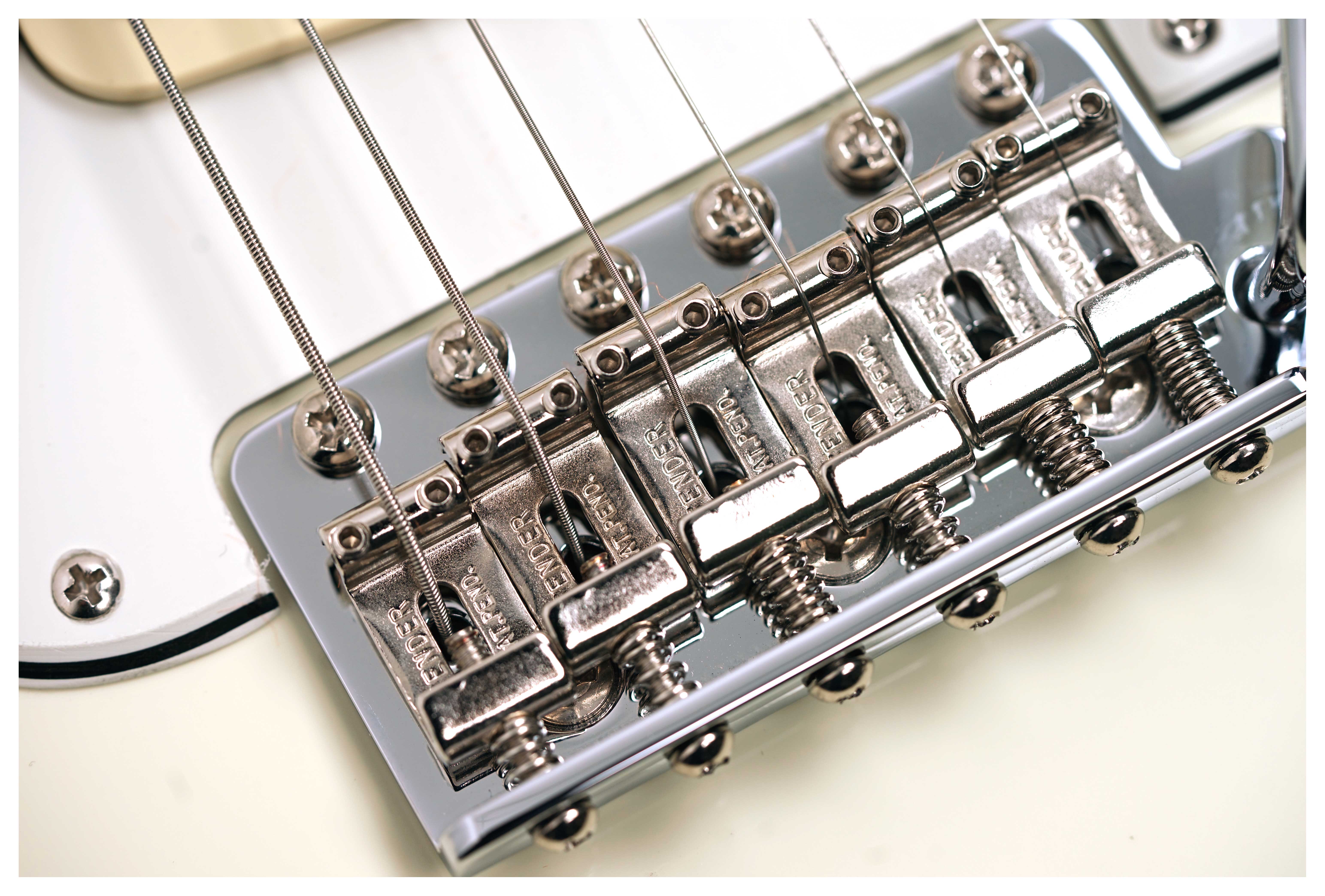 Fender guitarguitar Exclusive American Vintage II 73 Stratocaster Maple Fingerboard Olympic White