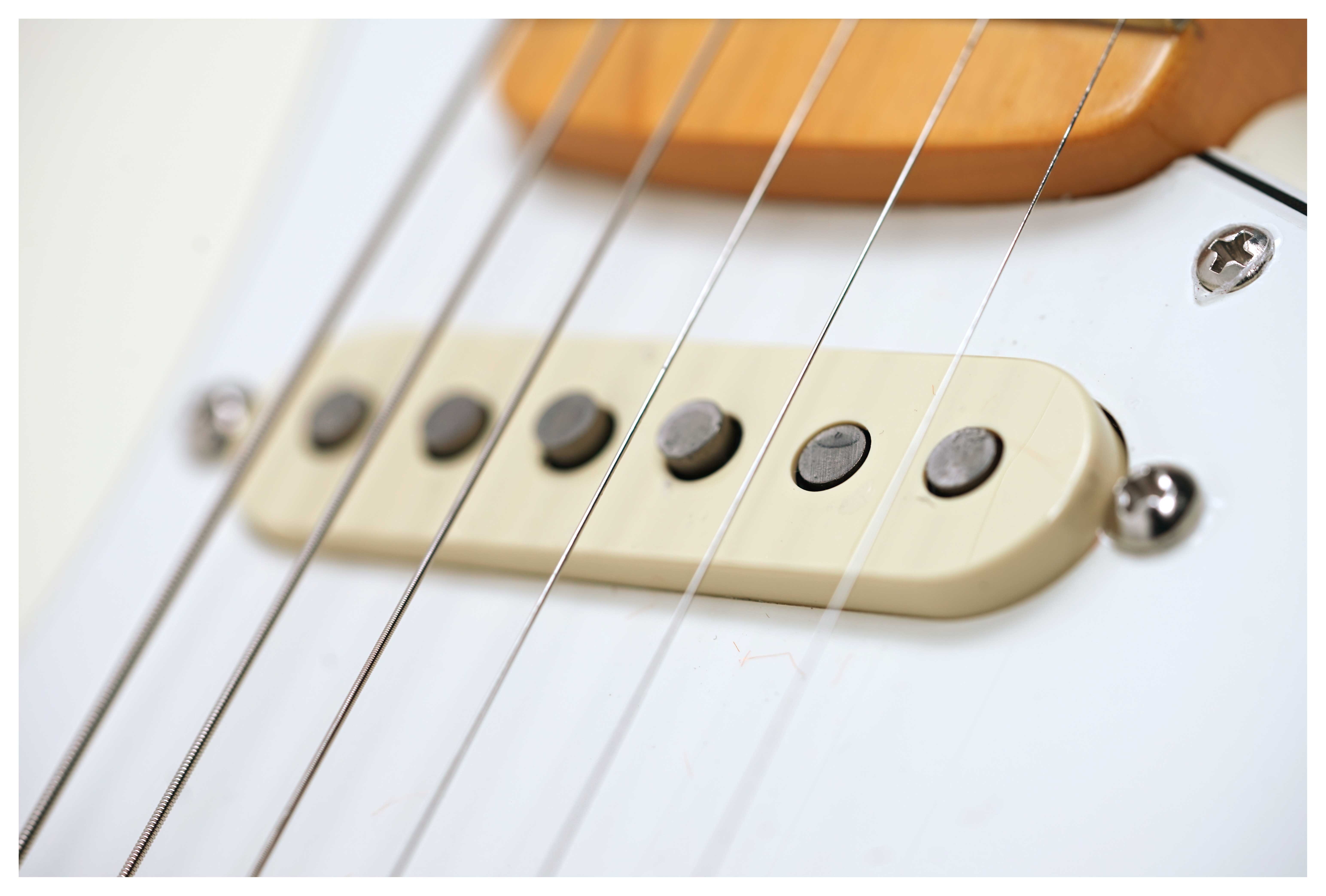 Fender guitarguitar Exclusive American Vintage II 73 Stratocaster Maple Fingerboard Olympic White