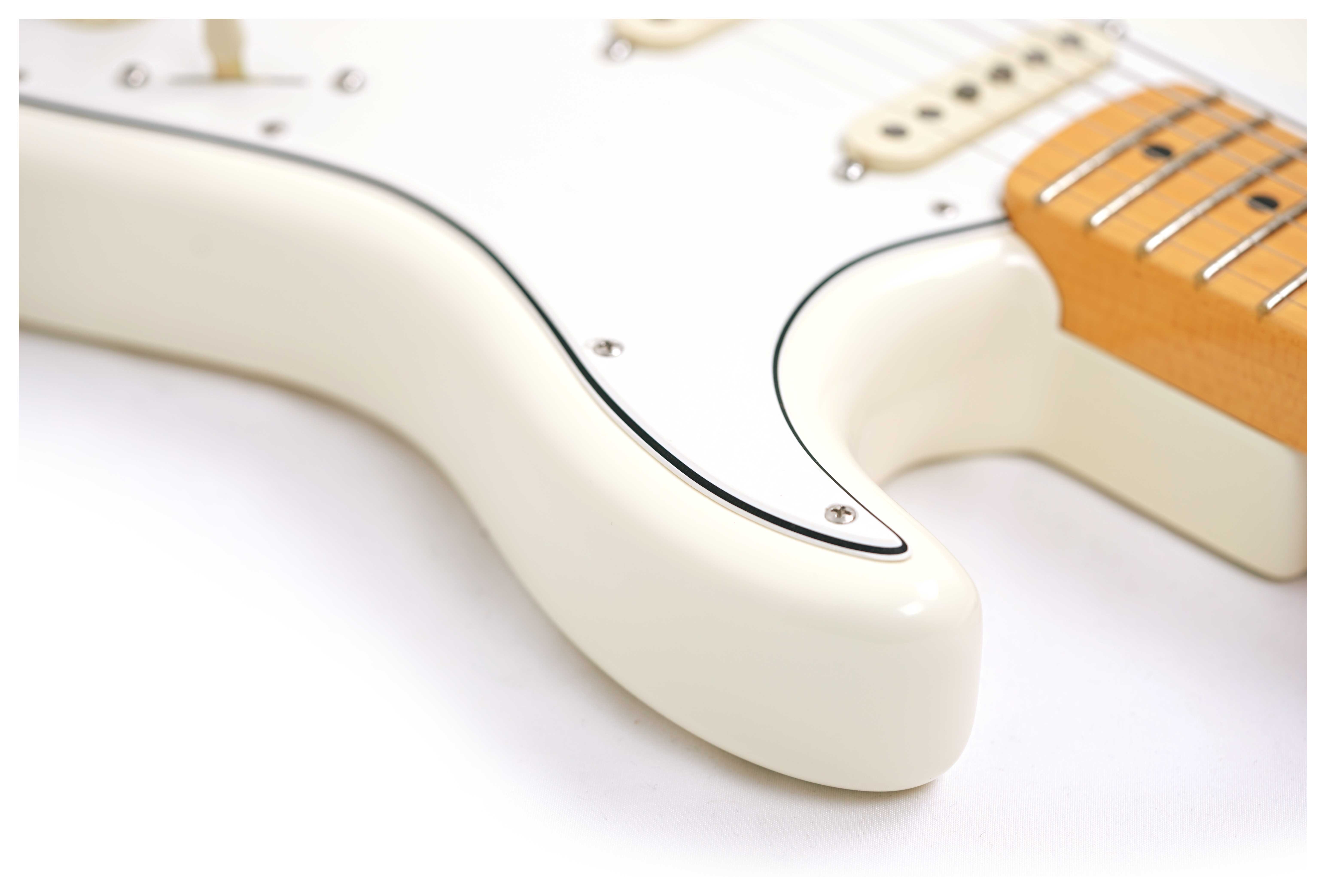 Fender guitarguitar Exclusive American Vintage II 73 Stratocaster Maple Fingerboard Olympic White