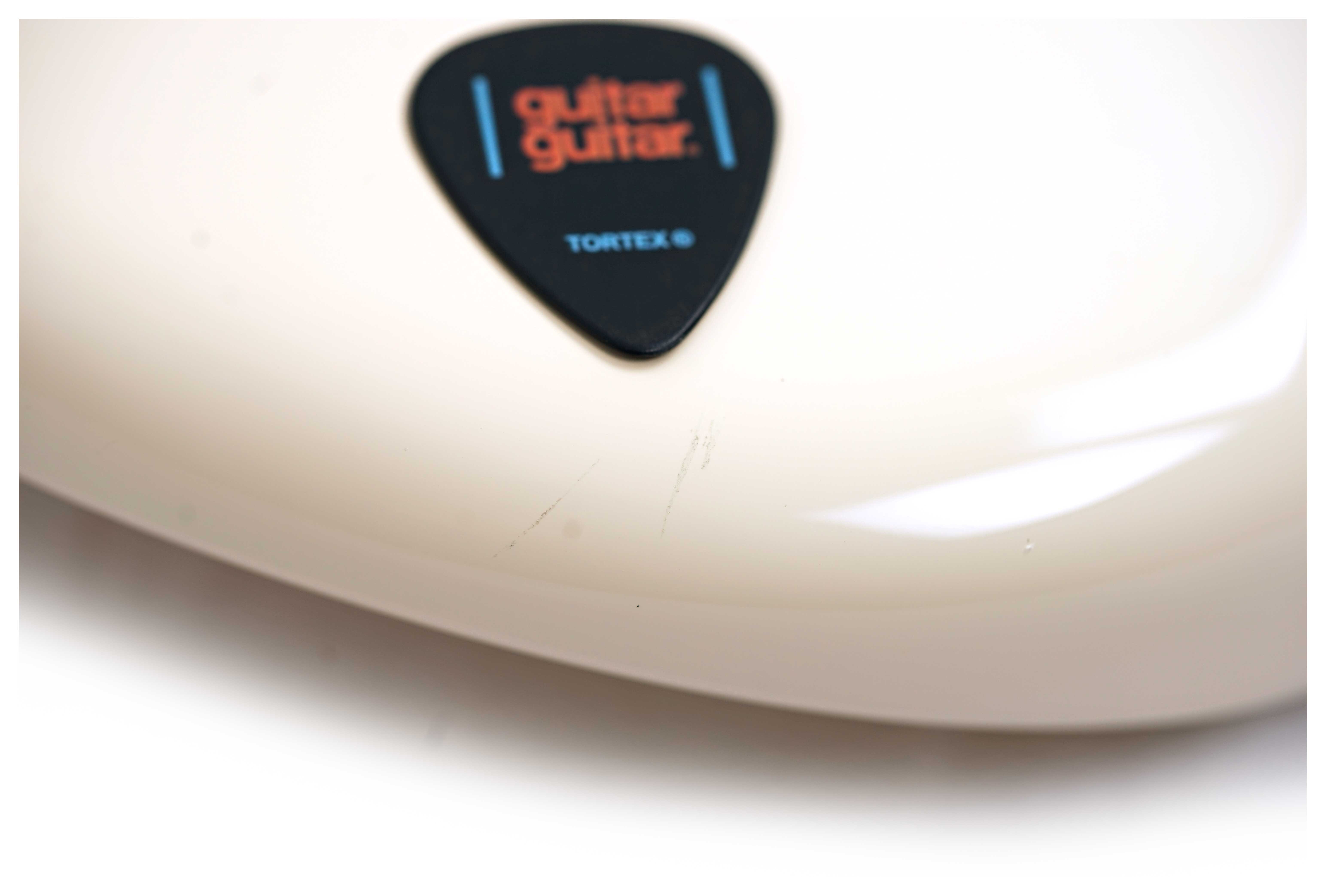 Fender guitarguitar Exclusive Roasted Player II Stratocaster Olympic White with Custom Shop Pickups (Ex-Demo) #MX25112052