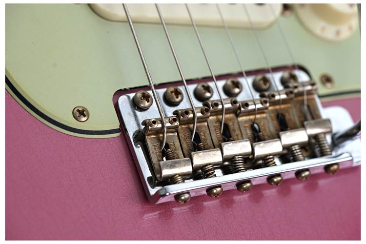 Fender Custom Shop 1959 Stratocaster Journeyman Relic Burgundy Mist Metallic Rosewood Fingerboard #CZ586983 Fender Custom Shop 1959 Stratocaster Journeyman Relic Burgundy Mist Metallic Rosewood Fingerboard #CZ586983