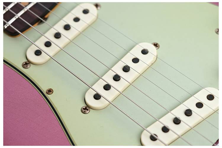 Fender Custom Shop 1959 Stratocaster Journeyman Relic Burgundy Mist Metallic Rosewood Fingerboard #CZ586983 Fender Custom Shop 1959 Stratocaster Journeyman Relic Burgundy Mist Metallic Rosewood Fingerboard #CZ586983