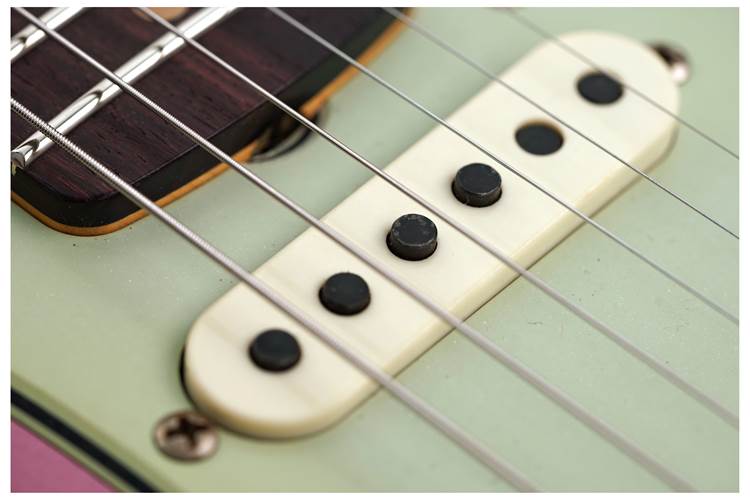 Fender Custom Shop 1959 Stratocaster Journeyman Relic Burgundy Mist Metallic Rosewood Fingerboard #CZ586983 Fender Custom Shop 1959 Stratocaster Journeyman Relic Burgundy Mist Metallic Rosewood Fingerboard #CZ586983