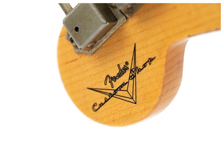 Fender Custom Shop 1959 Stratocaster Journeyman Relic Shell Pink Rosewood Fingerboard #CZ587030 Fender Custom Shop 1959 Stratocaster Journeyman Relic Shell Pink Rosewood Fingerboard #CZ587030