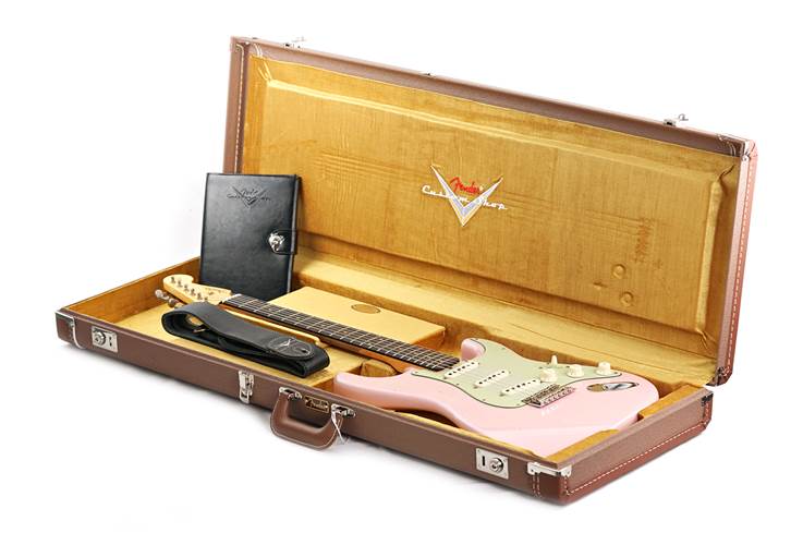 Fender Custom Shop 1959 Stratocaster Journeyman Relic Shell Pink Rosewood Fingerboard #CZ587030 Fender Custom Shop 1959 Stratocaster Journeyman Relic Shell Pink Rosewood Fingerboard #CZ587030