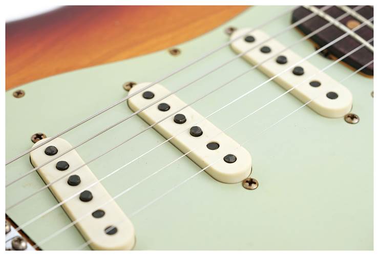 Fender Custom Shop 1959 Stratocaster Journeyman Relic Tobacco Burst Rosewood Fingerboard #CZ587036 Fender Custom Shop 1959 Stratocaster Journeyman Relic Tobacco Burst Rosewood Fingerboard #CZ587036