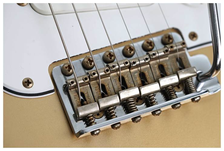 Fender Custom Shop Mid '60s Stratocaster Relic HLE Gold #R143676 Fender Custom Shop Mid '60s Stratocaster Relic HLE Gold #R143676