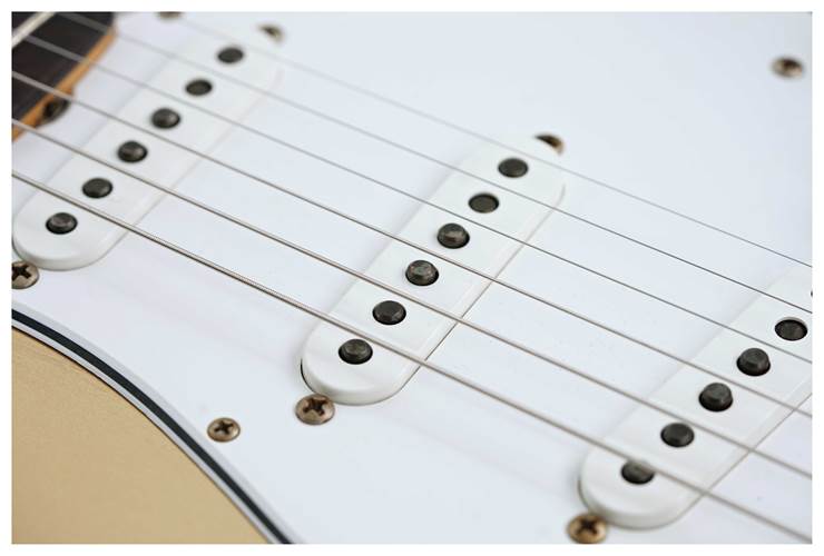 Fender Custom Shop Mid '60s Stratocaster Relic HLE Gold #R143676 Fender Custom Shop Mid '60s Stratocaster Relic HLE Gold #R143676