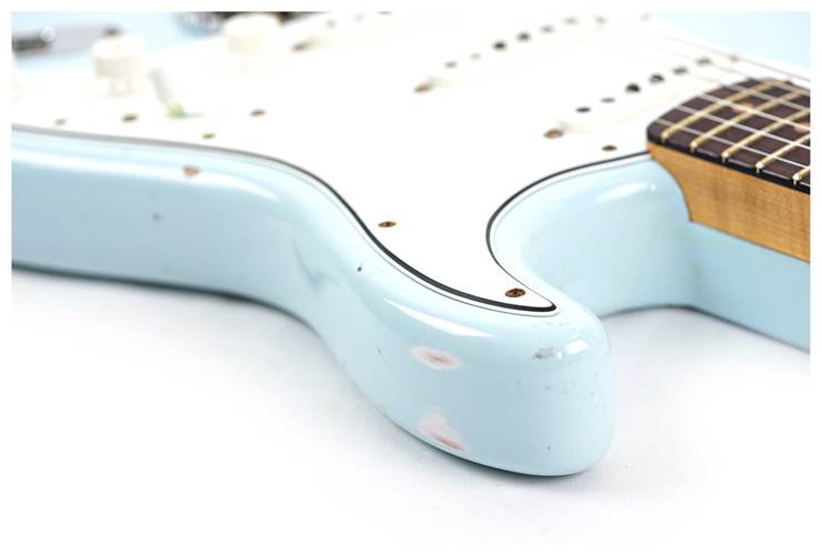 Fender Custom Shop Mid 60's Collection Stratocaster Relic Faded Sonic Blue #R144973 Fender Custom Shop Mid 60's Collection Stratocaster Relic Faded Sonic Blue #R144973