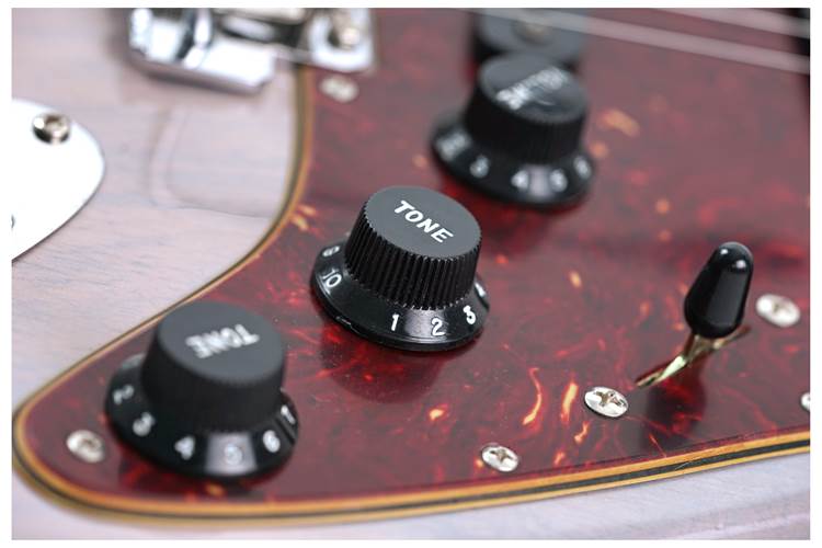 Fender Custom Shop Limited Edition Roasted Stratocaster Journeyman Relic with Closet Classic Hardware Dirty White Blonde #XN18768 Fender Custom Shop Limited Edition Roasted Stratocaster Journeyman Relic with Closet Classic Hardware Dirty White Blonde #XN18768