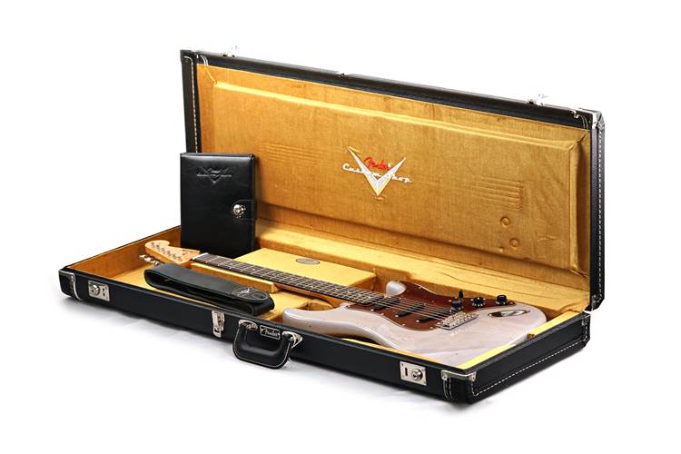 Fender Custom Shop Limited Edition Roasted Stratocaster Journeyman Relic with Closet Classic Hardware Dirty White Blonde #XN18768 Fender Custom Shop Limited Edition Roasted Stratocaster Journeyman Relic with Closet Classic Hardware Dirty White Blonde #XN18768