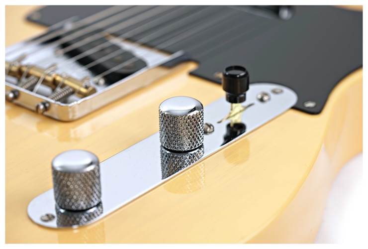 Fender Custom Shop 1951 Nocaster DLX Closet Classic Aged Nocaster Blonde #R14312 Fender Custom Shop 1951 Nocaster DLX Closet Classic Aged Nocaster Blonde #R14312