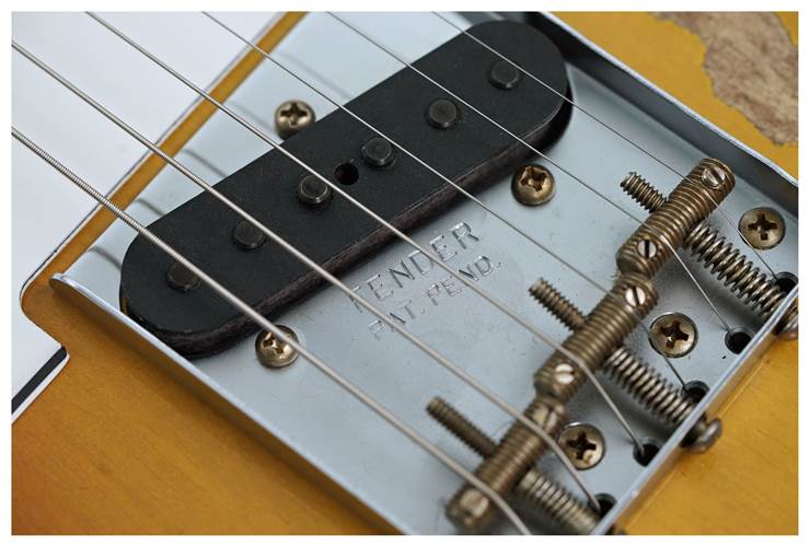 Fender Custom Shop 1961 Telecaster Heavy Relic Faded Aged Bleached 3 Colour Sunburst #CZ587372 Fender Custom Shop 1961 Telecaster Heavy Relic Faded Aged Bleached 3 Colour Sunburst #CZ587372