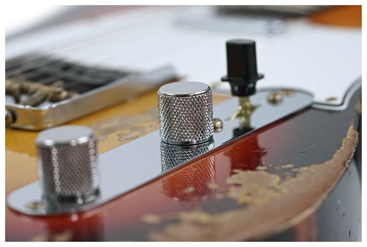 Fender Custom Shop 1961 Telecaster Heavy Relic Faded Aged Bleached 3 Colour Sunburst #CZ587372 Fender Custom Shop 1961 Telecaster Heavy Relic Faded Aged Bleached 3 Colour Sunburst #CZ587372