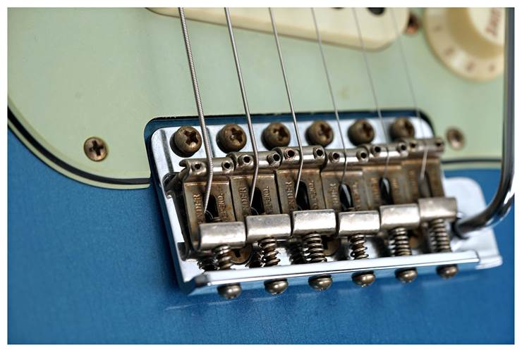 Fender Custom Shop 1962 Stratocaster Relic Aged Lake Placid Blue #CZ587046 Fender Custom Shop 1962 Stratocaster Relic Aged Lake Placid Blue #CZ587046