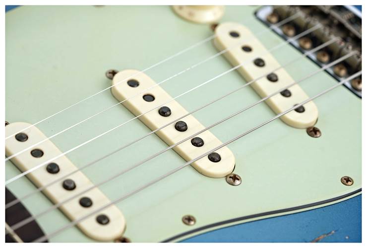 Fender Custom Shop 1962 Stratocaster Relic Aged Lake Placid Blue #CZ587046 Fender Custom Shop 1962 Stratocaster Relic Aged Lake Placid Blue #CZ587046