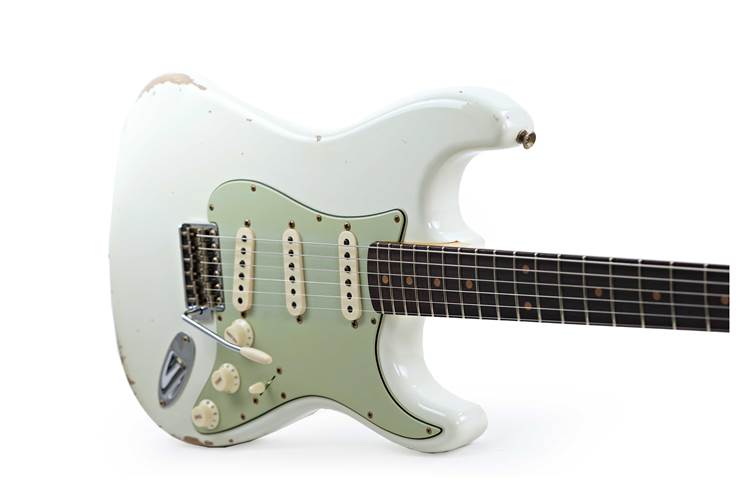 Fender Custom Shop 1962 Stratocaster Relic Aged Olympic White #CZ586958 Fender Custom Shop 1962 Stratocaster Relic Aged Olympic White #CZ586958