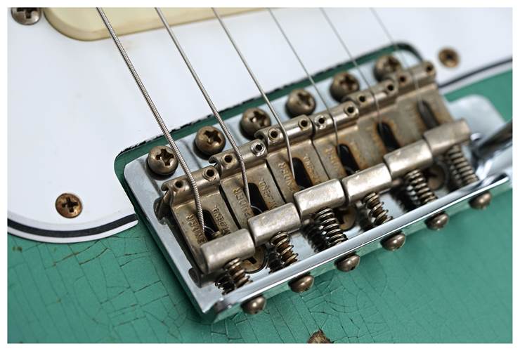 Fender Custom Shop 1965 Stratocaster Super Heavy Relic Super Faded Aged Sherwood Green Metallic over 3-Color Sunburst #CZ586962 Fender Custom Shop 1965 Stratocaster Super Heavy Relic Super Faded Aged Sherwood Green Metallic over 3-Color Sunburst #CZ586962