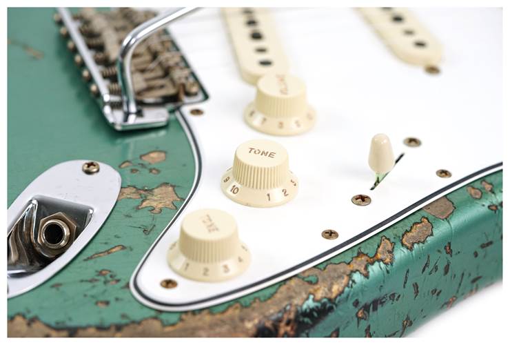 Fender Custom Shop 1965 Stratocaster Super Heavy Relic Super Faded Aged Sherwood Green Metallic over 3-Color Sunburst #CZ586962 Fender Custom Shop 1965 Stratocaster Super Heavy Relic Super Faded Aged Sherwood Green Metallic over 3-Color Sunburst #CZ586962