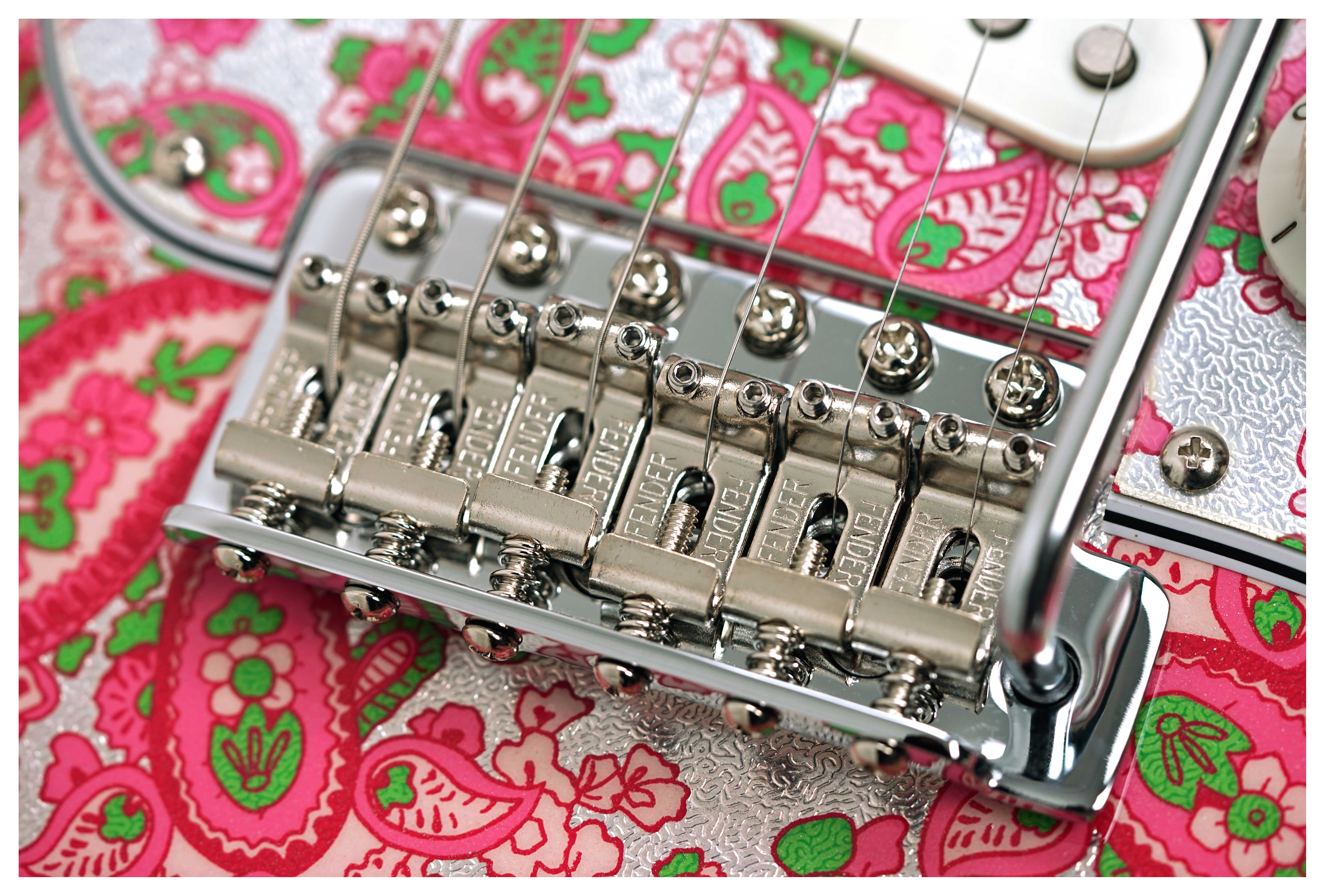 Fender guitarguitar Exclusive Made in Japan Limited Stratocaster Pink Paisley Maple Fingerboard