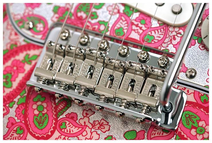 Fender guitarguitar Exclusive Made in Japan Limited Stratocaster Pink Paisley Maple Fingerboard Fender guitarguitar Exclusive Made in Japan Limited Stratocaster Pink Paisley Maple Fingerboard